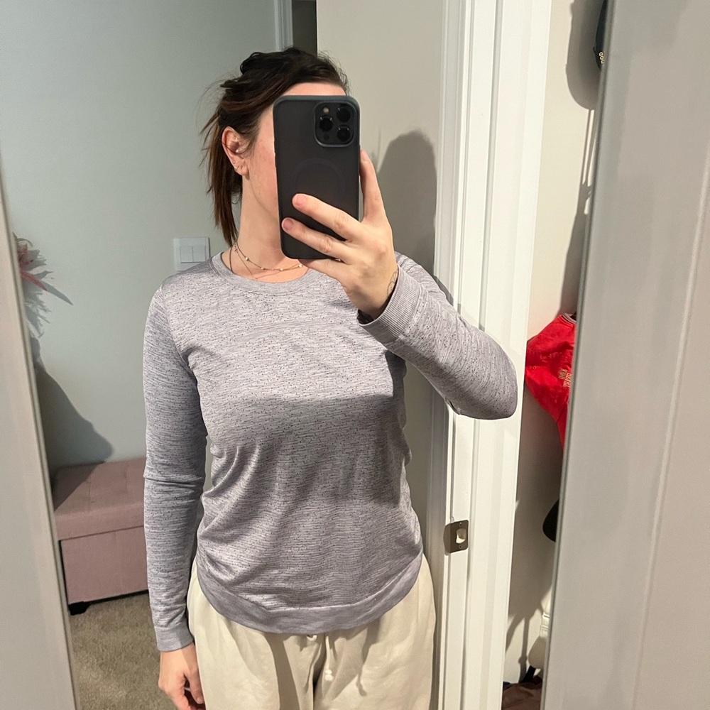 Women's Gray/lilac Loose Fit Swiftly Long Sleeve Top